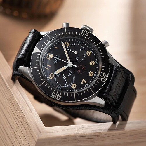 W-1069HeuerBundeswehrchronographref1550sg_011_1x1_ecf82705-f818-4a01-8eb0-4d4aa225fb5a