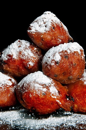 5-oliebollen-zelf-maken-1366x2048-c-center