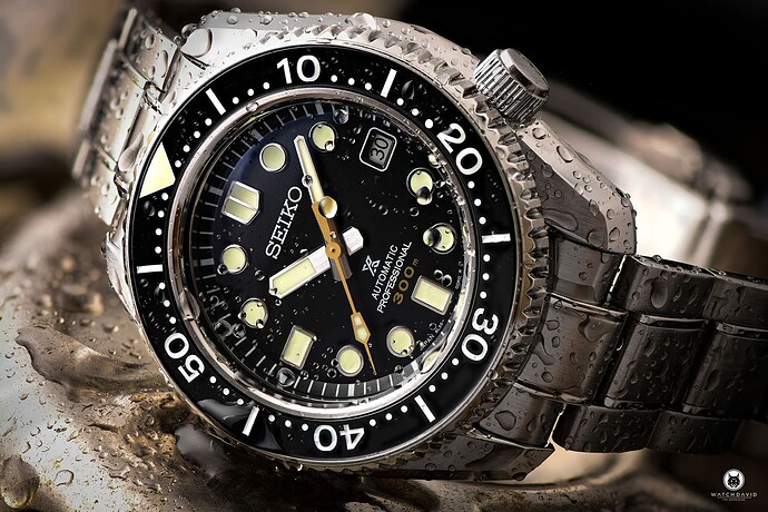 Seiko-Marinemaster-MM300-SLA021J1-02