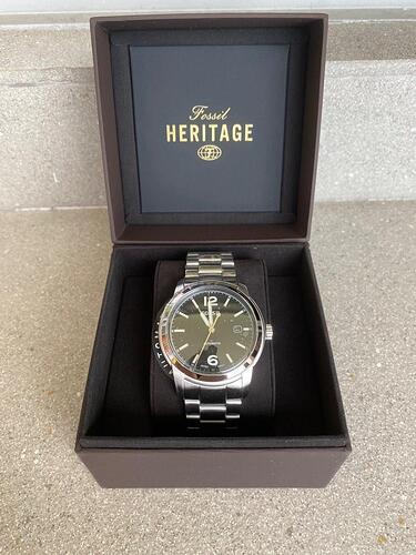 100_authentic_bnib_fossil_heri_1663903170_ec7afeb5_progressive
