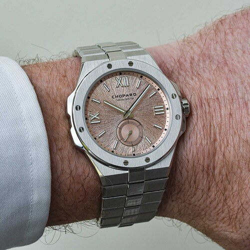 Chopard-Alpine-Eagle-41-XPS-Ultra-Thin-Steel-Salmon-Dial-hands-On-1