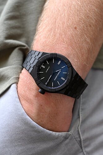 Maurice-Lacroix-Aikon-Automatic-Ceramic-42mm-matte-black-ceramic-39mm-gloss-white-ceramic-1