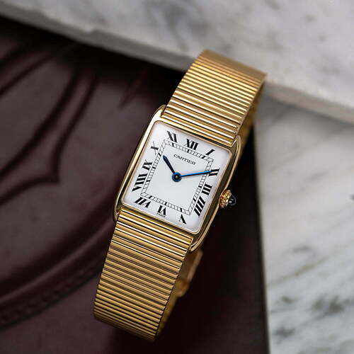 Cartier-Tank-Arrondie-Paris-1