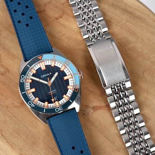 Circula-AquaSport-II-dive-watch-petrol-blue-review-9