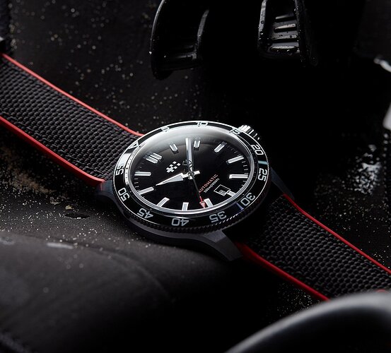 Christopher_Ward_Trident_300-14