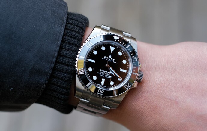Rolex-Submariner-124060-VS-114060-Sizing