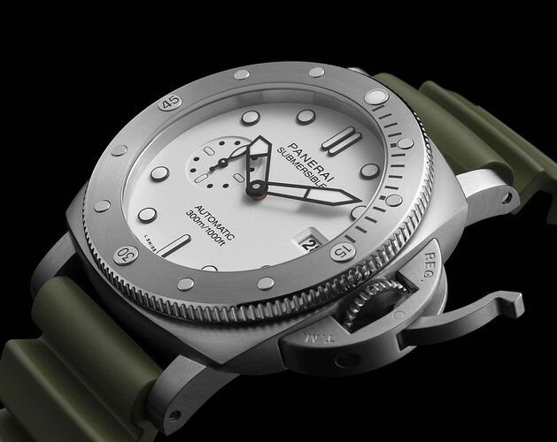 panerai-submersible-pam01226-multiple-3