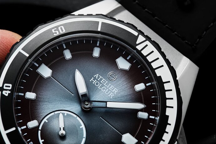 AtelierHolgur_SilverDial_Macro_Dial