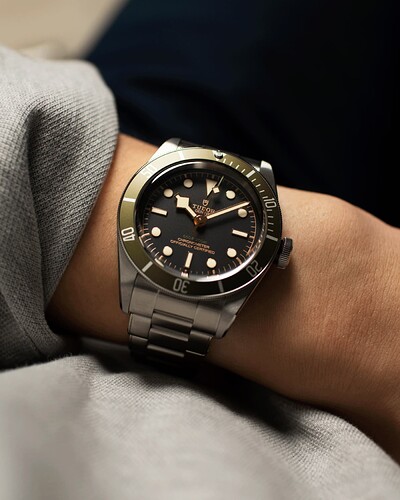 Tudor-Black-Bay-Harrods-4_0044_Layer-124