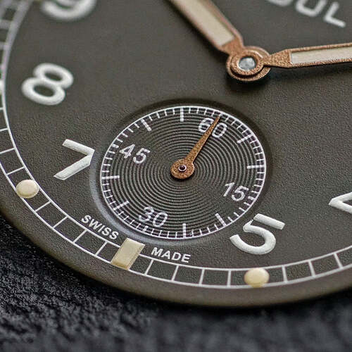 Green-Sub-Dial-Macro-2_b3270466-c6a2-4dfc-9c20-2b1e5e044829