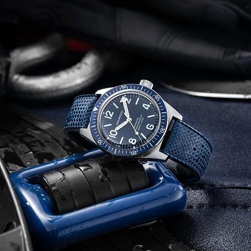 blue-tropic-strap-skindiver-automatic-watch-white-lum-22-sa-005-rb1-blu-le1