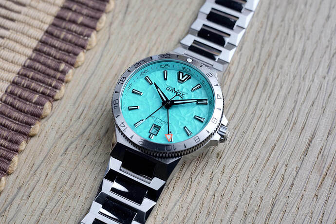 gavox-longitudes-three-quarters-ss-tiffanys