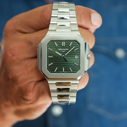 Patek-Philippe-Cubitus-5821A-Steel-green-luxury-sports-watch-review-2