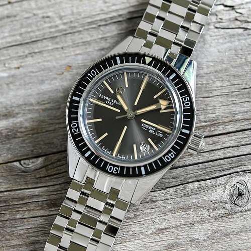 favre-leuba-deep-blue-revival-remake-of-a-historical-diver-video-review-2