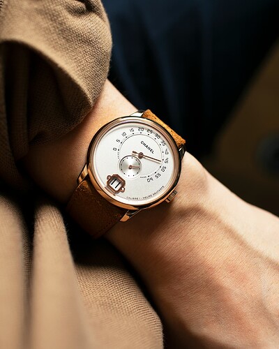 Chanel-Monsieur-De-Chanel-Jump-Hour-RG-Silver-_0055_Layer-71
