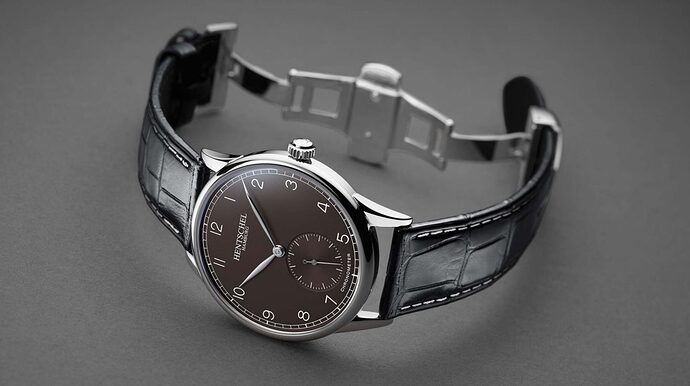 Hentschel_H1_St_141116_126_ZB04_Band_schwarz_Naht_weiss-1200x672