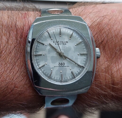 425 Eseikor