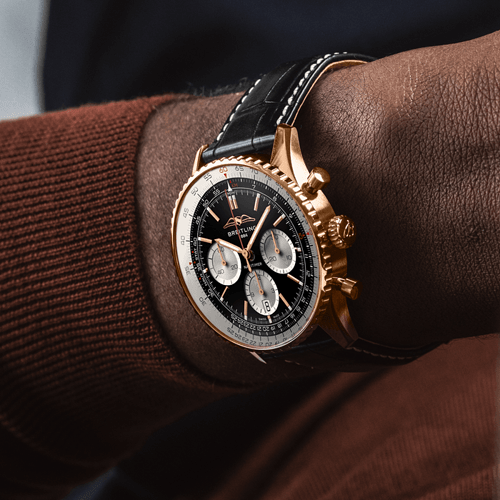 rb0138211b1p1-navitimer-b01-chronograph-43-on-wrist