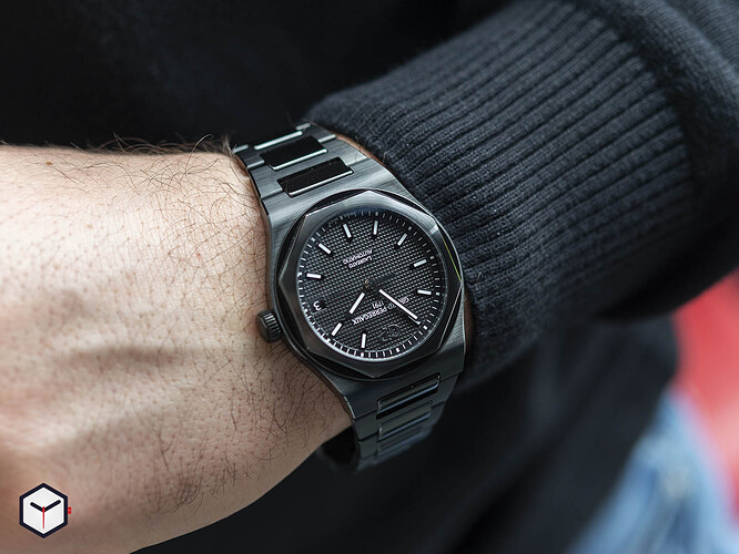 81010-32-631-32a-girard-perregaux-laureato-42mm-ceramic-8