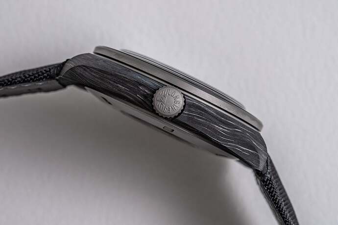 Longines-Ultra-Chron-Carbon9_2048x2048
