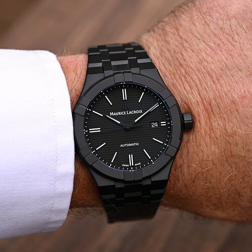 Maurice-Lacroix-Aikon-Automatic-Ceramic-42mm-matte-black-ceramic-39mm-gloss-white-ceramic-4