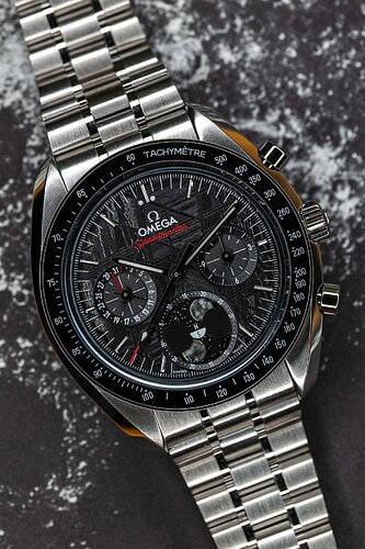 Omega_Speedmaster_Moonphase_Meteorite-4