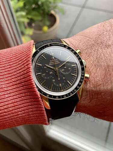 Omega-Speedmaster-Professional Gold 1