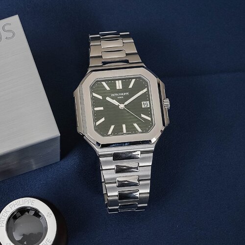 Patek-Philippe-Cubitus-5821A-Steel-green-luxury-sports-watch-review-8