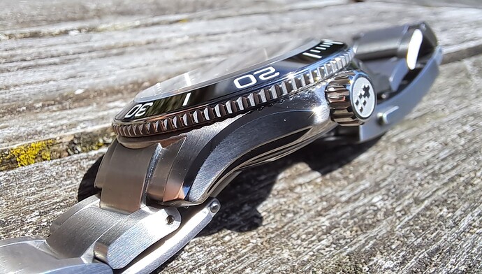 Christopher Ward C60 - Flow (1)