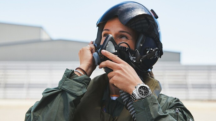 Breitling Avenger 1920 1
