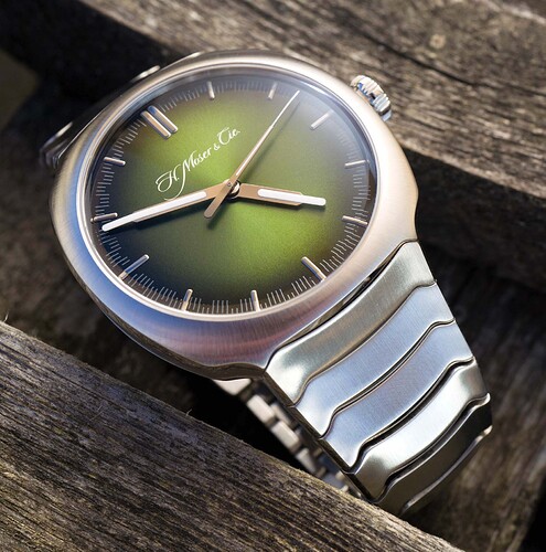 H-Moser-Cie-Streamliner-Centre-Seconds-Matrix-Green-Review-Stainless-Steel-Bracelet-Luxury-Watch-aBlogtoWatch-2