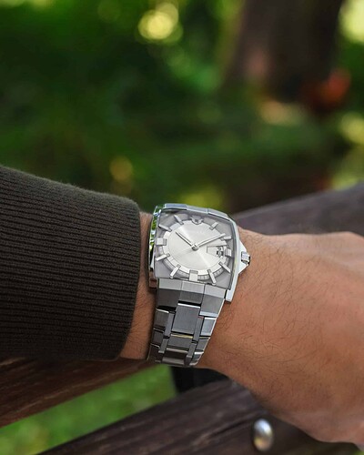 Wrist_Horizon_Grey_Jpg_HD-scaled