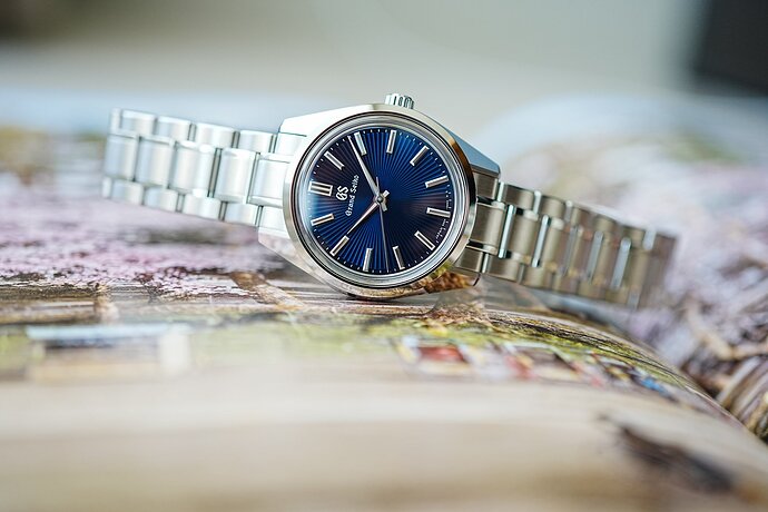 Grand-Seiko-Heritage-44GS-36.5mm-Sensu-Japanese-Fans-SBGW297-and-SBGW299-hand-wound-hands-on-5