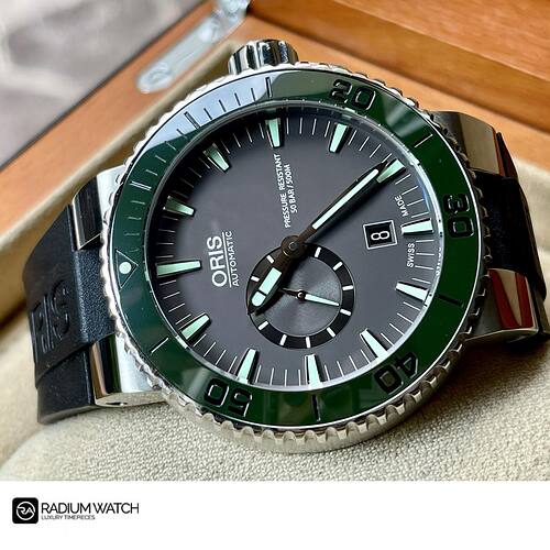 Oris-Aquis-Small-Second