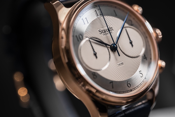 P42.072-A02-side-close-up-2