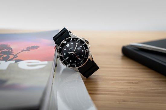 550x366